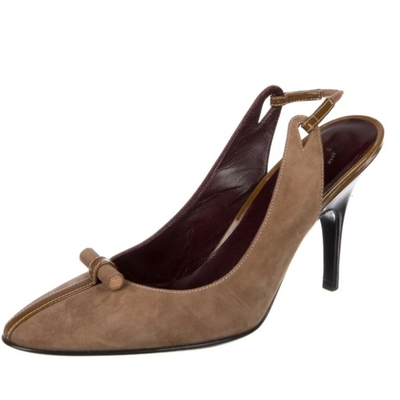CHANEL 2003 Taupe Suede Slingback Heels - Picture 2 of 11